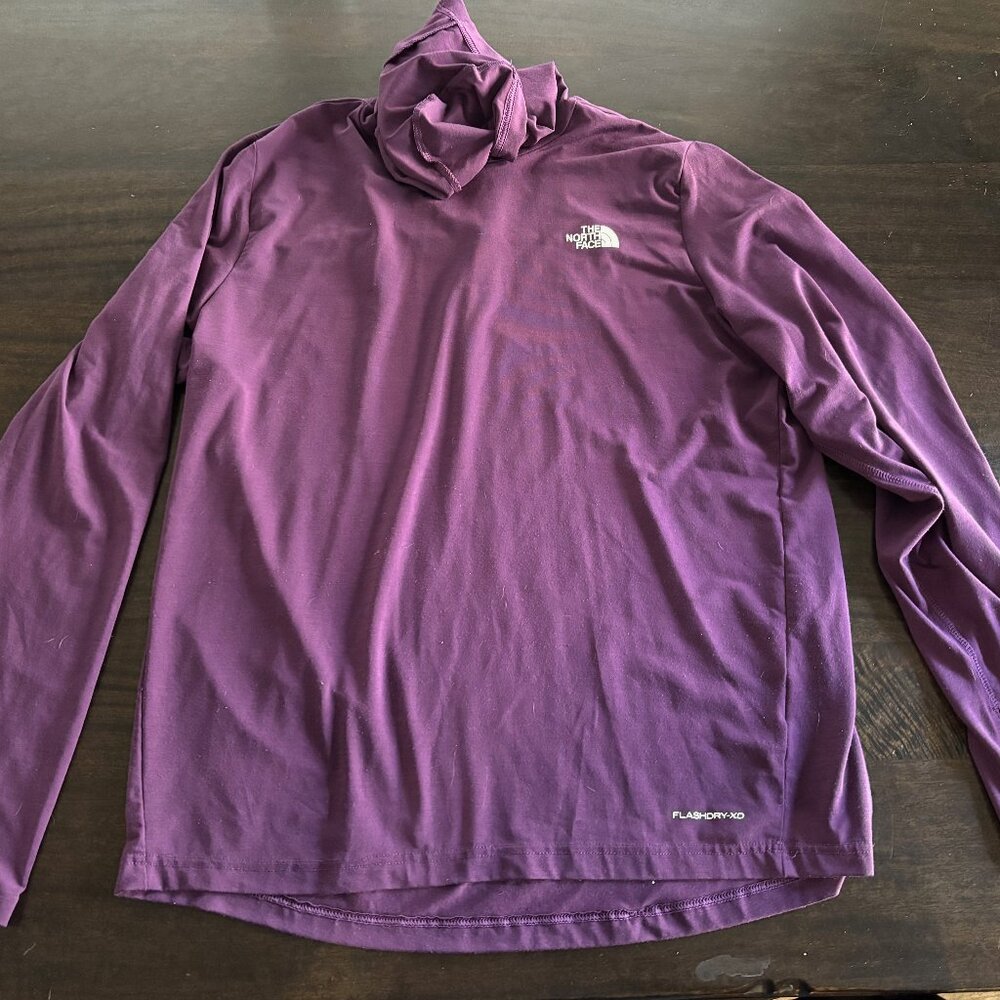 The North Face Men’s Long sleeved shirt with hood Shirt size Large